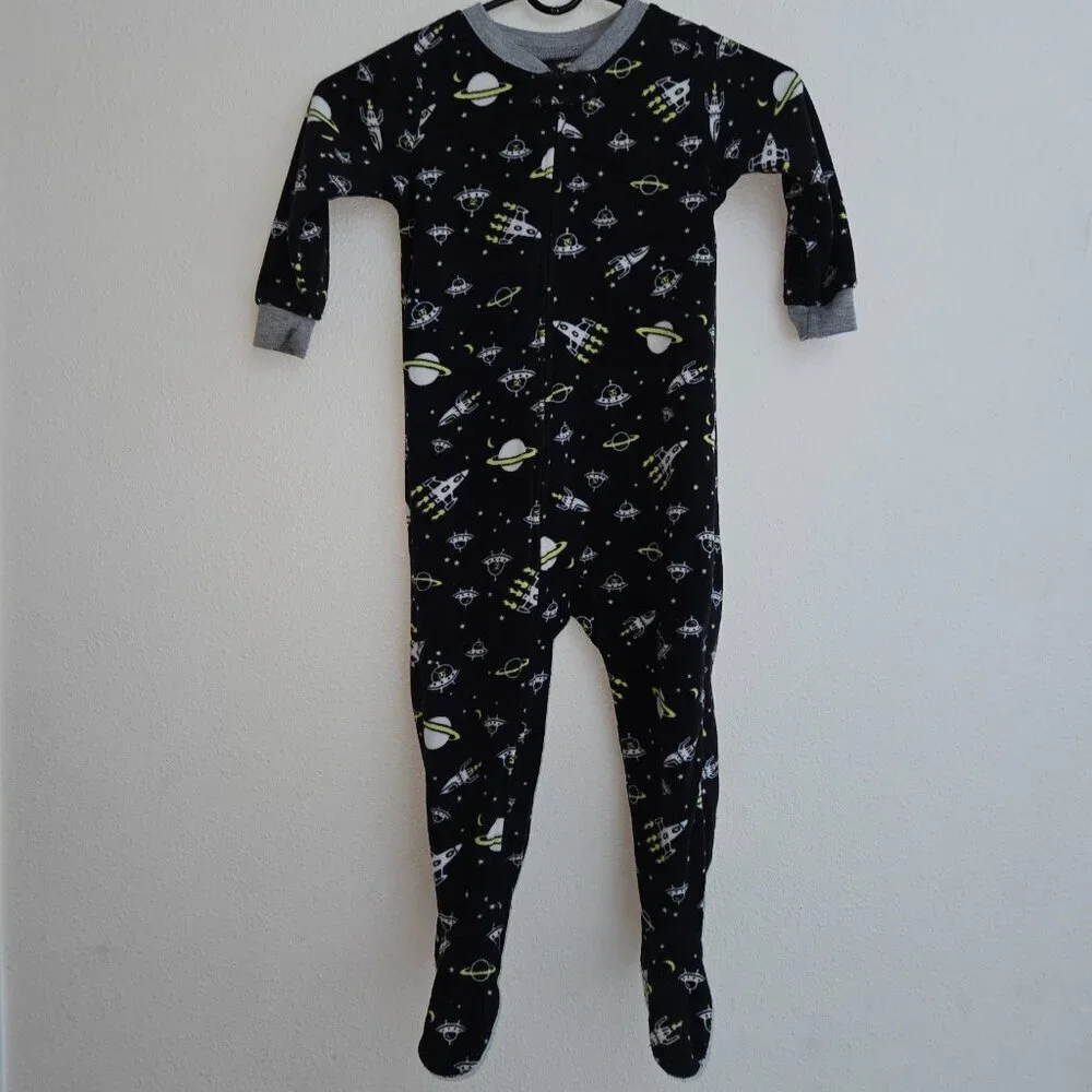 2 Carter's Footie Pajamas Lot Toddler Boy 2T Gray Polar Bear Black Planets Space